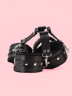 Catuse cu Puf Maini si Picioare Hogtie image 1