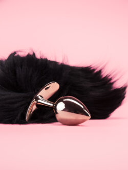 Golden Butt Plug cu Coada Neagra thumbnail image 