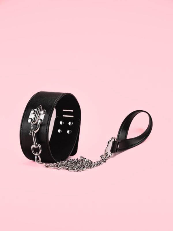Choker Goth cu Inele si Lanturi