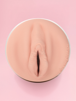 Bonnie Blue - Fleshlight Masturbator Vaginal image 3