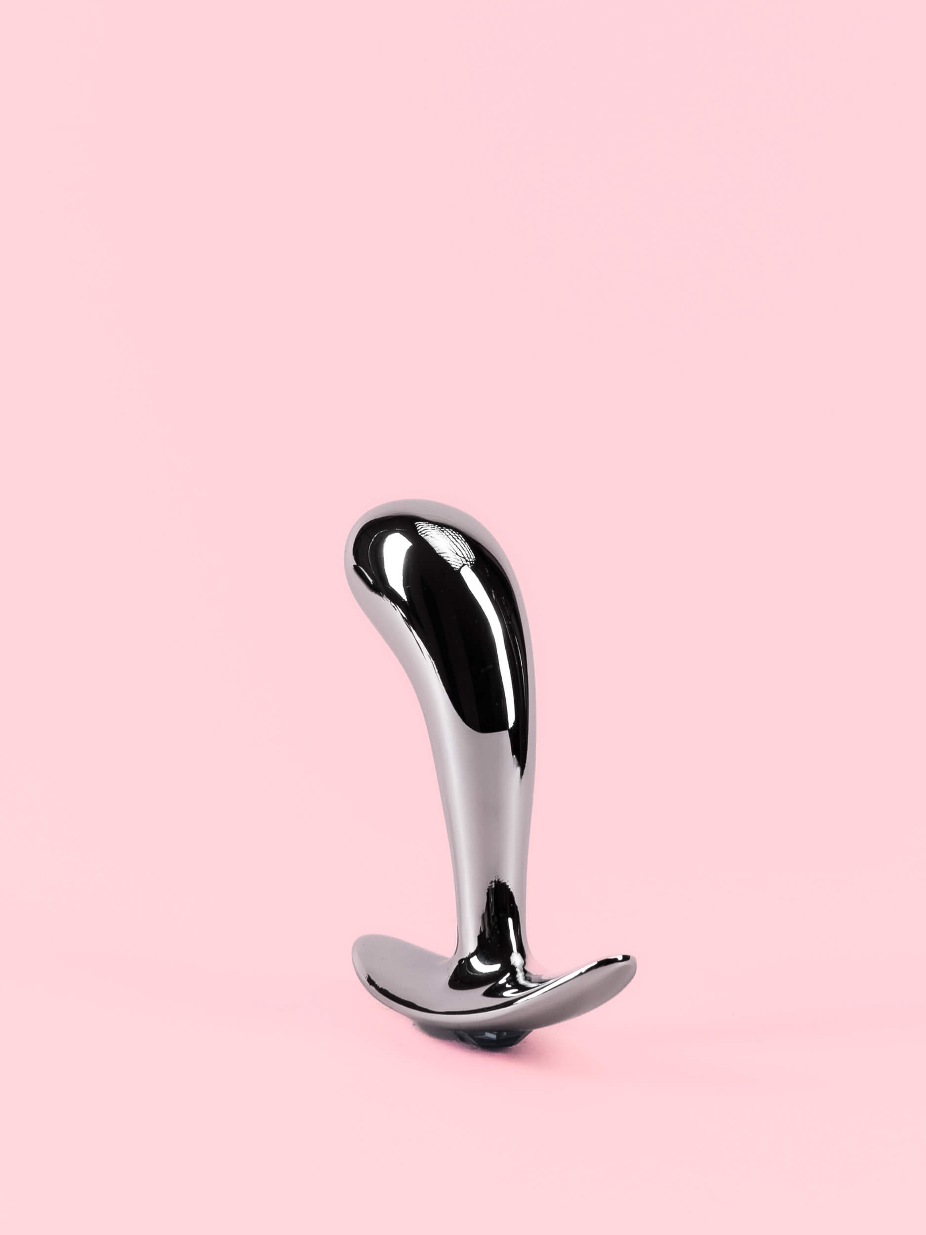 Butt Plug din Metal Curbat cu Opritor Ergonomic image 1