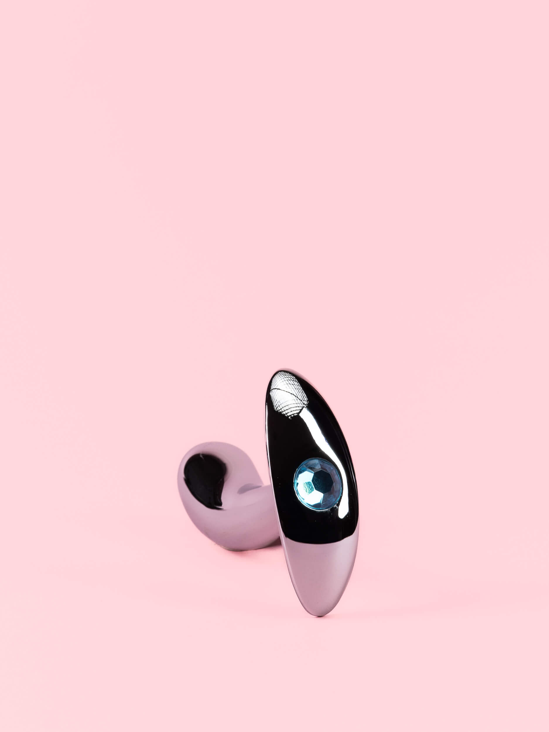 Butt Plug din Metal Curbat cu Opritor Ergonomic image 3