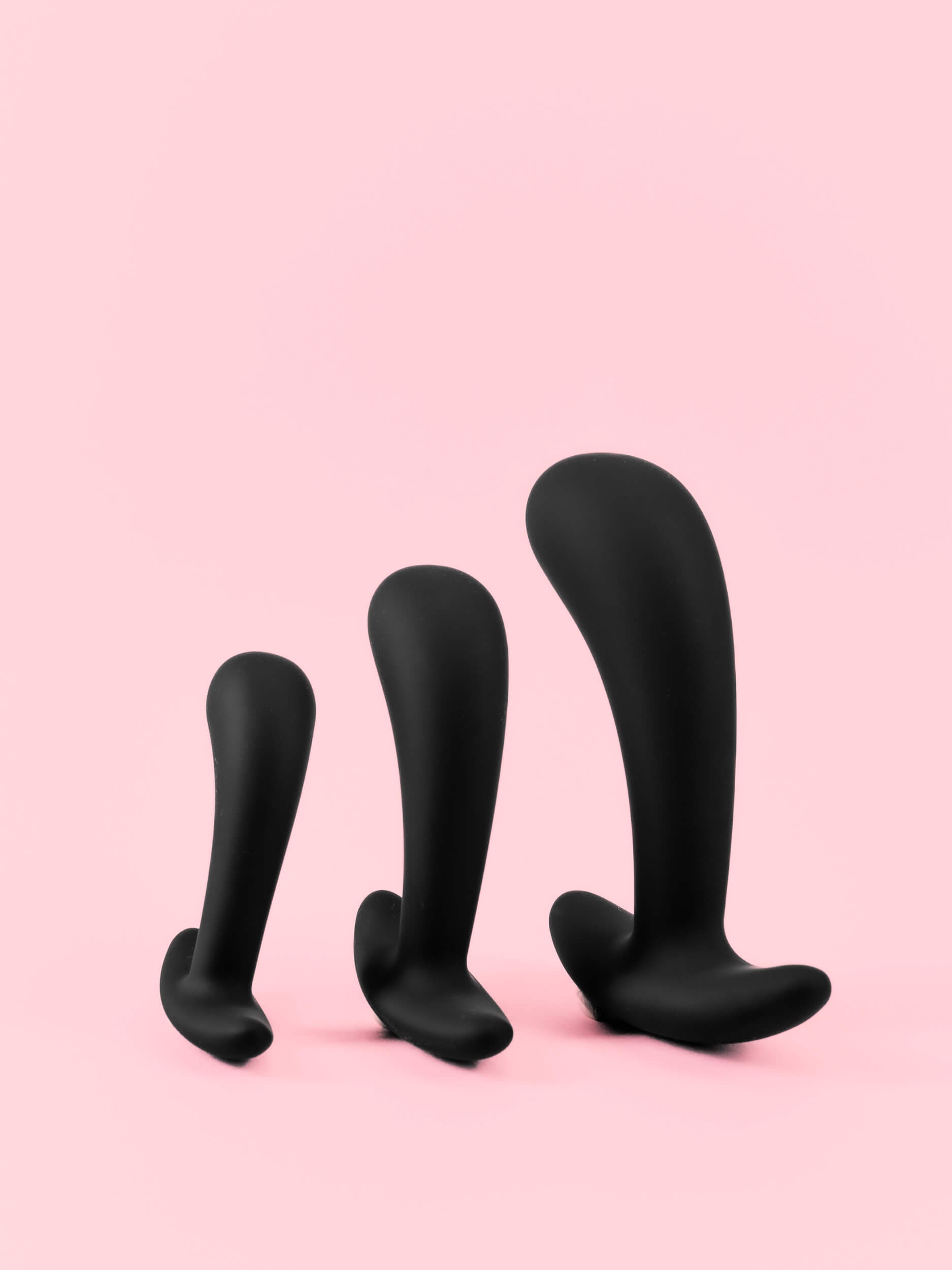 Butt Plug din Silicon Flexibil cu Design Curbat - 3 Mărimi image 3