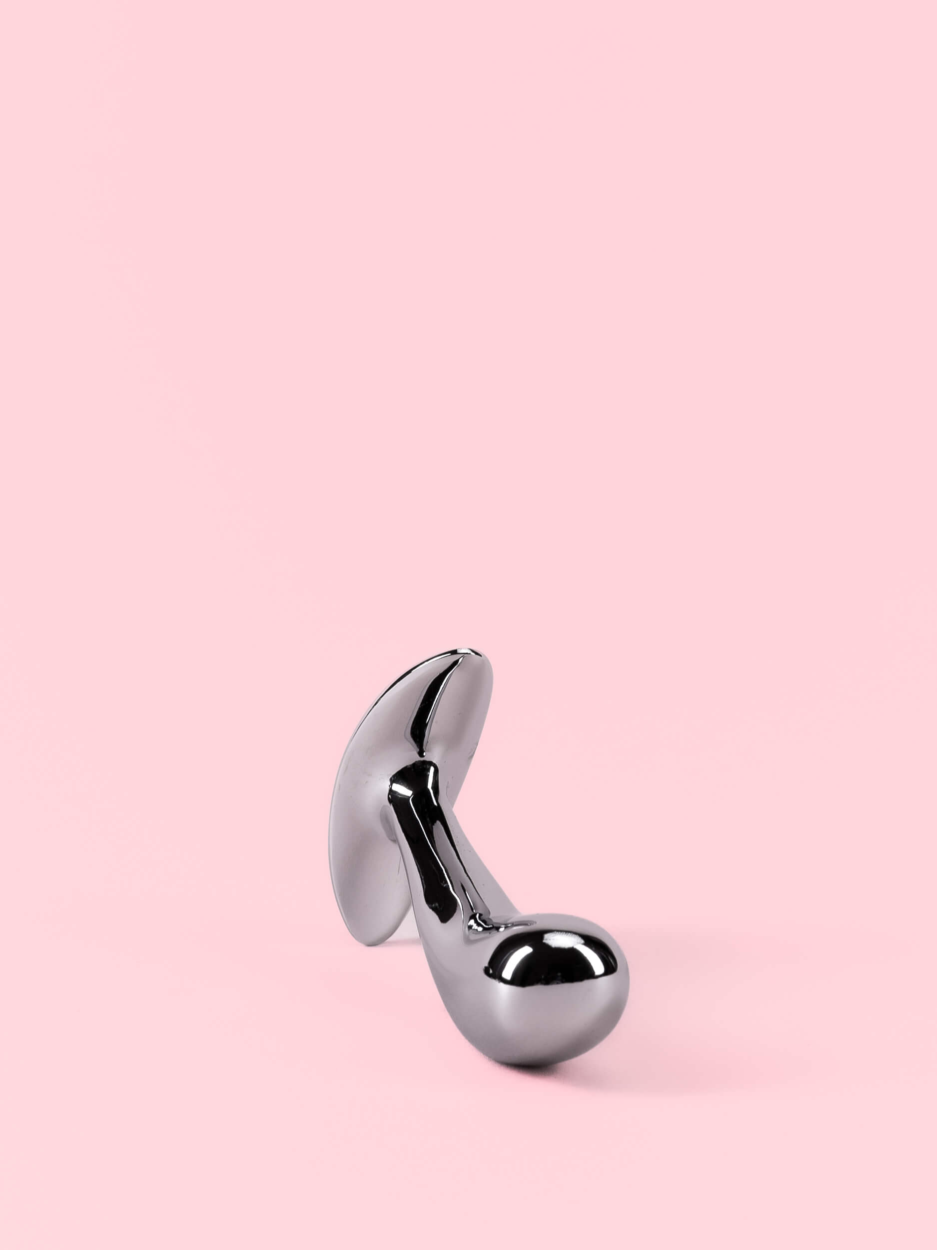 Butt Plug din Metal Curbat cu Opritor Ergonomic image 2